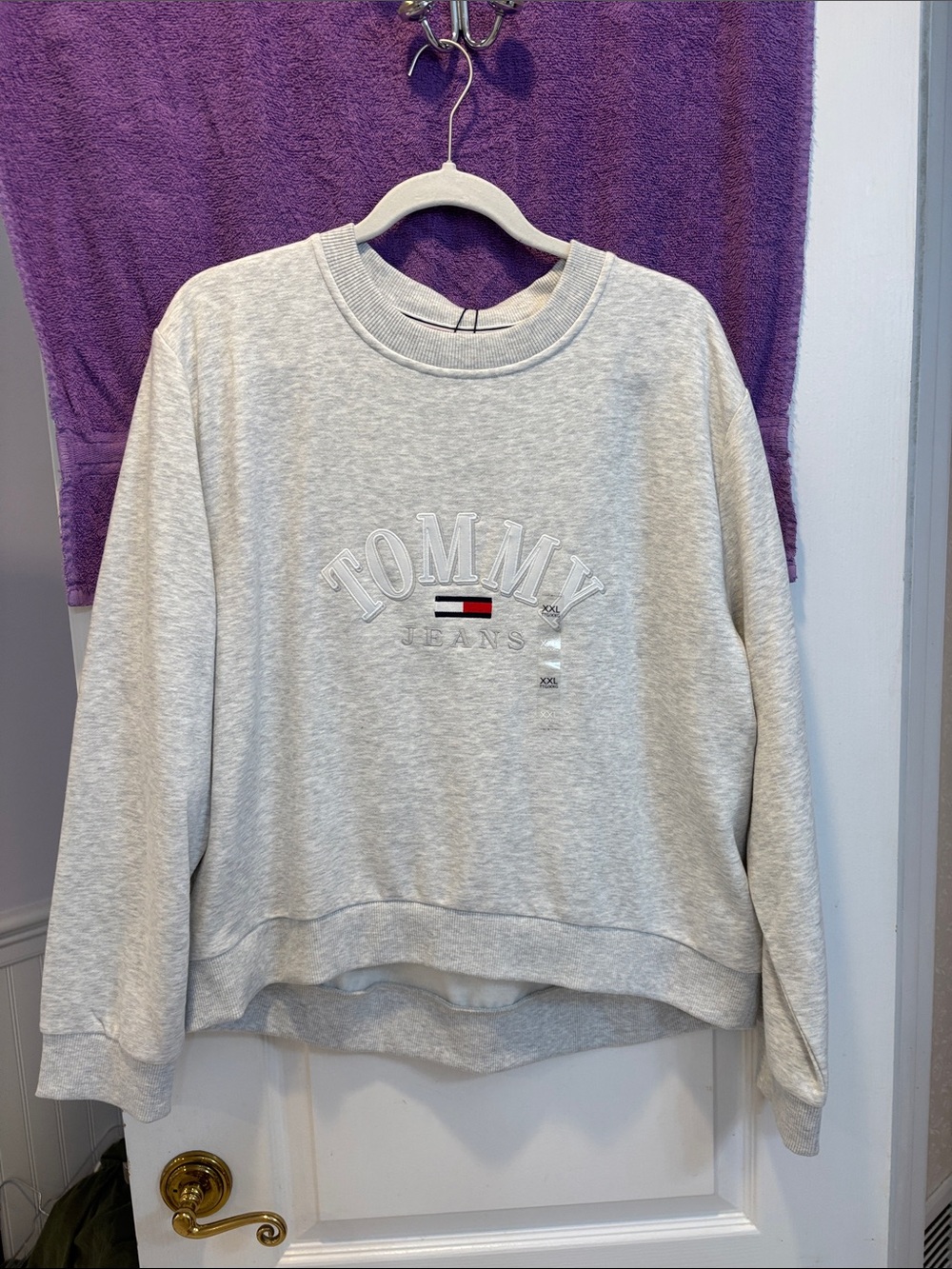 NWT Tommy Hilfiger Light Gray Logo Crewneck Sweatshirt